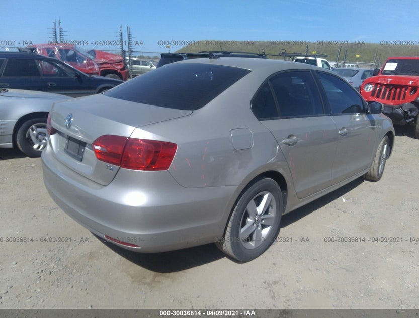 3VWLL7AJ1CM472307