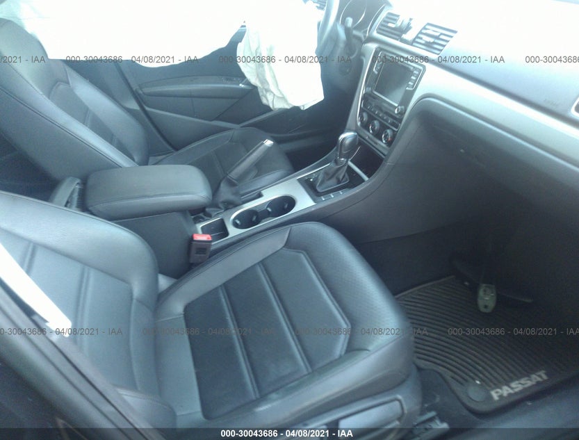 1VWLA7A31KC010966