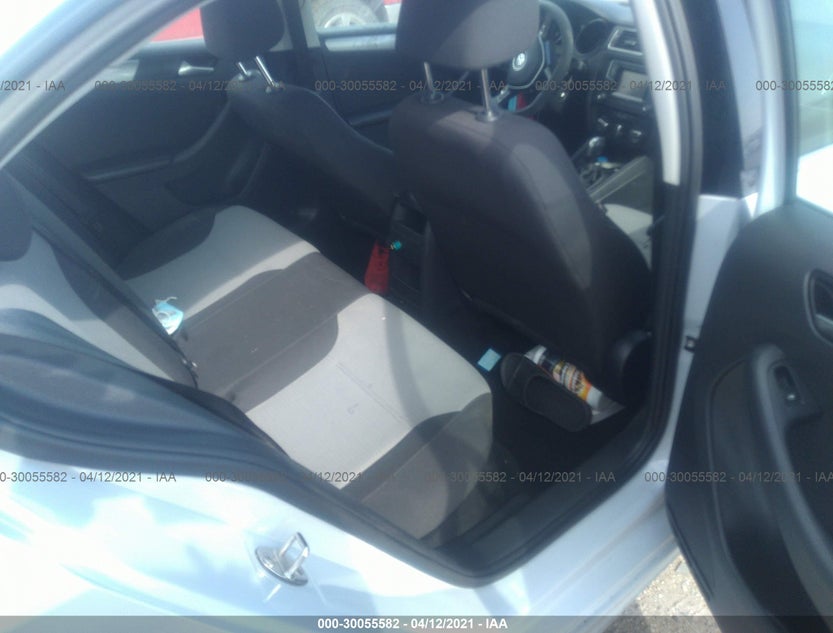 3VW2B7AJ2HM324205