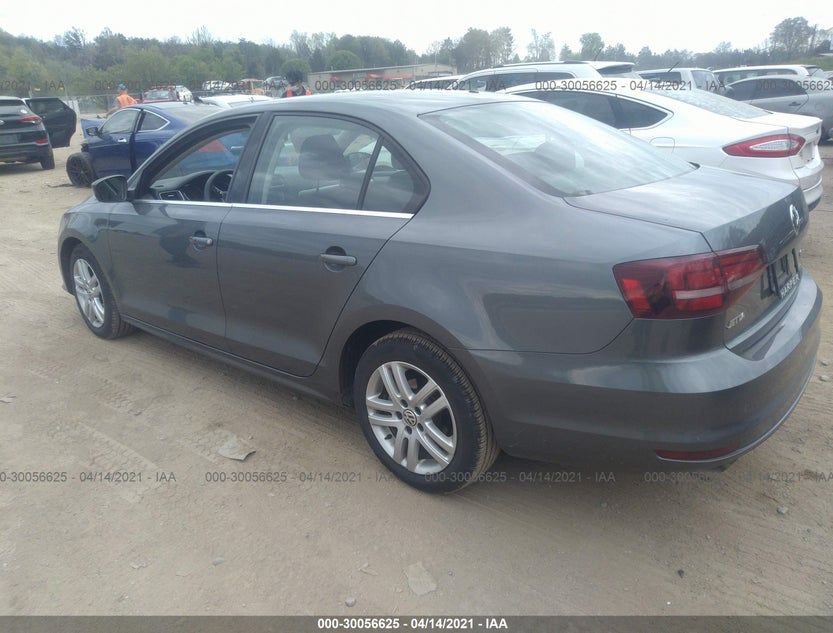 3VW2B7AJXHM211084