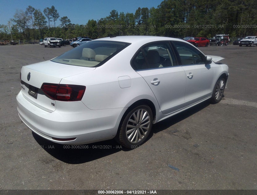 3VWL17AJ6GM310555