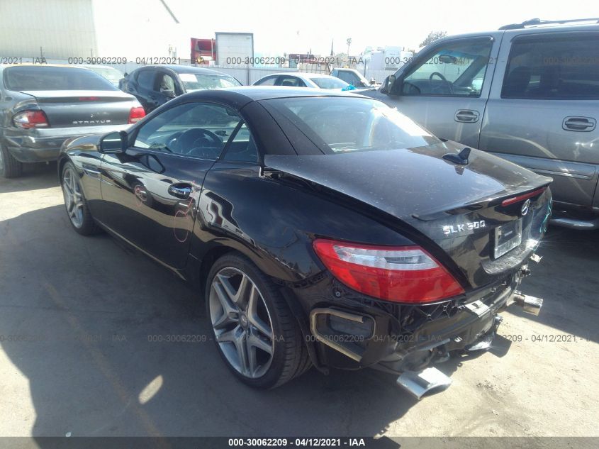 VIN WDDPK3JAXGF117549 2016 Mercedes-Benz SLK-Class,... no.3