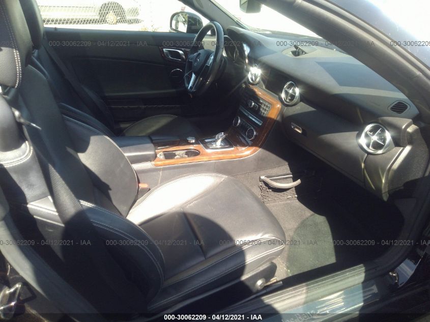 VIN WDDPK3JAXGF117549 2016 Mercedes-Benz SLK-Class,... no.5