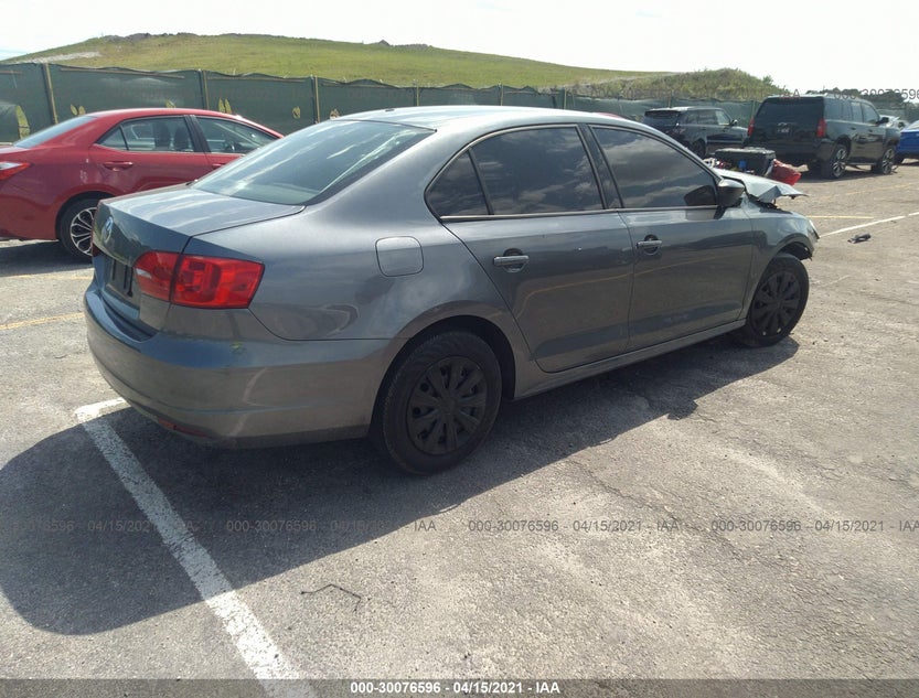 3VW2K7AJ4EM215241