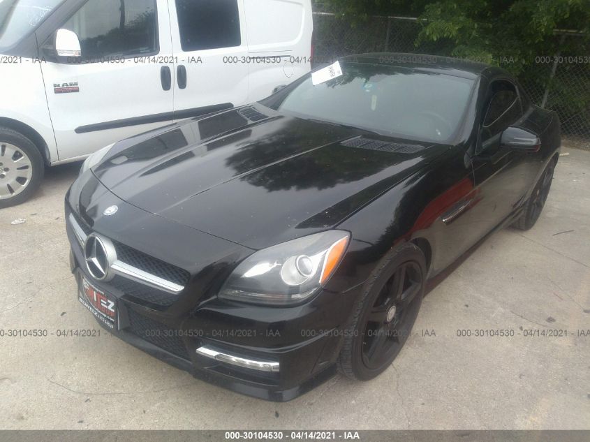 VIN WDDPK4HA1FF107258 2015 Mercedes-Benz SLK-Class,... no.2