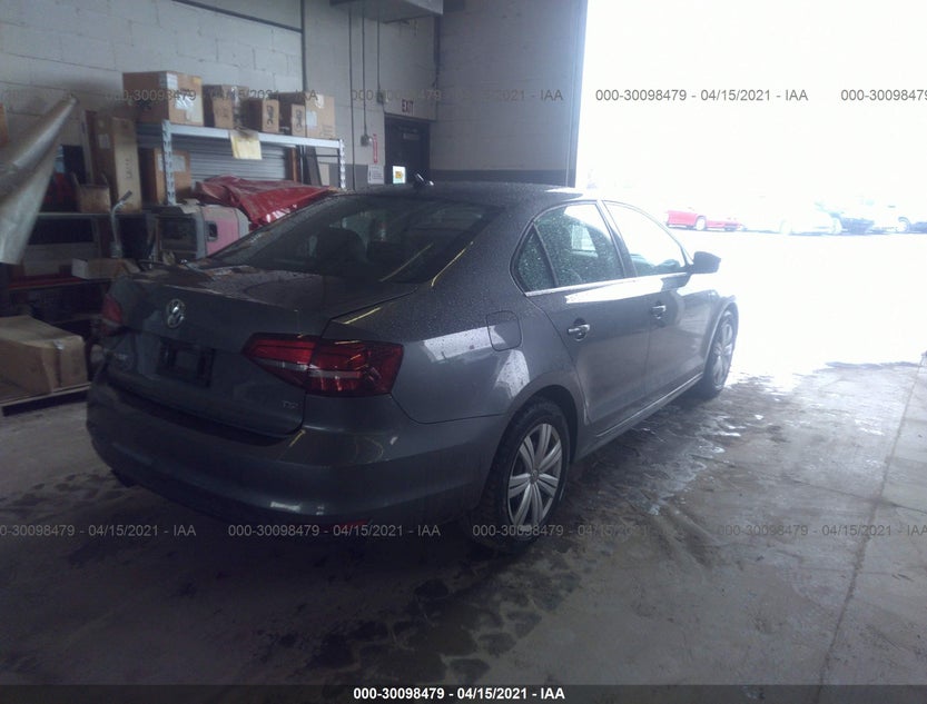 3VWDB7AJ8HM408733