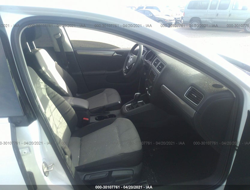 3VW2B7AJ0HM281726