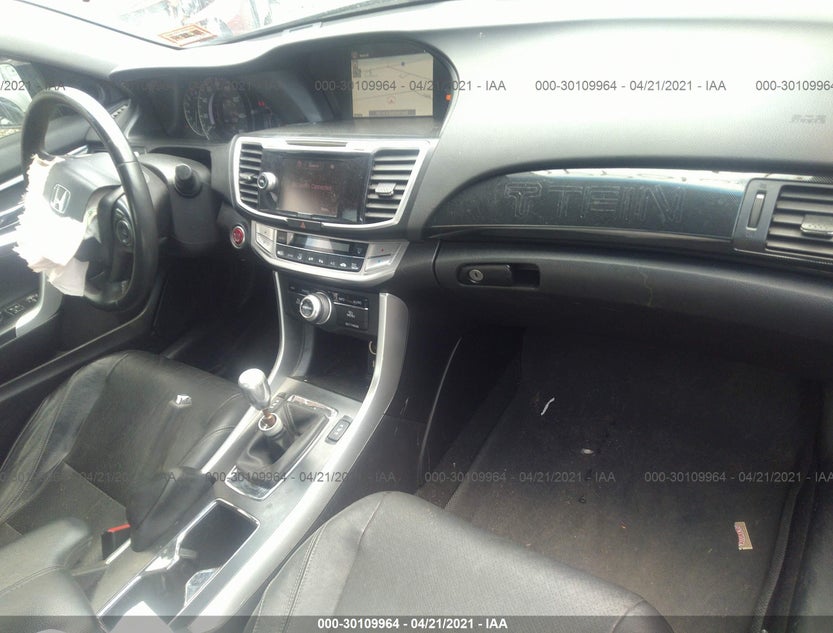 1HGCT2A82DA008557