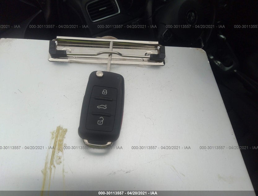 3VWDP7AJ9CM360105
