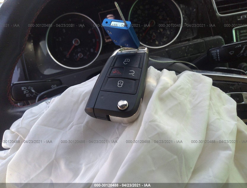 3VW4T7AU4GM008982