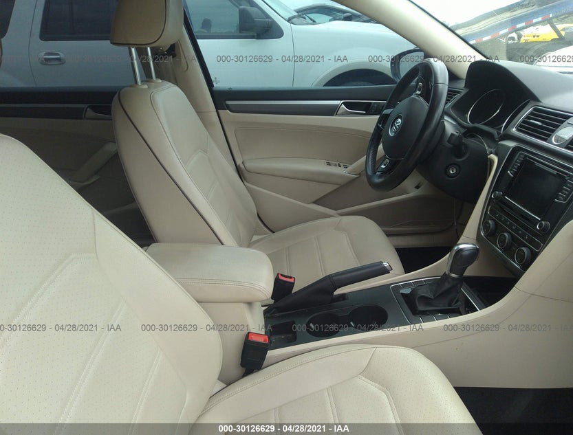 1VWDT7A33HC060372
