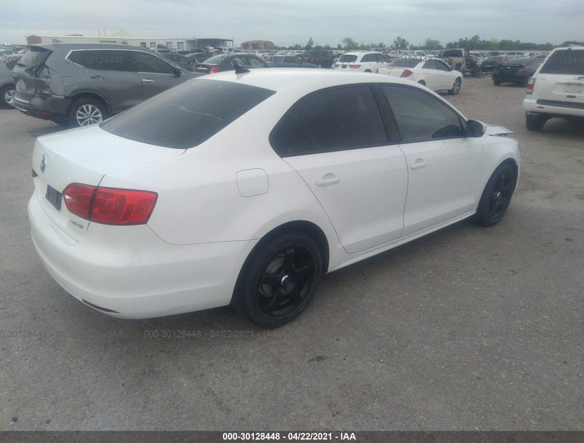 3VWDX7AJXBM336295