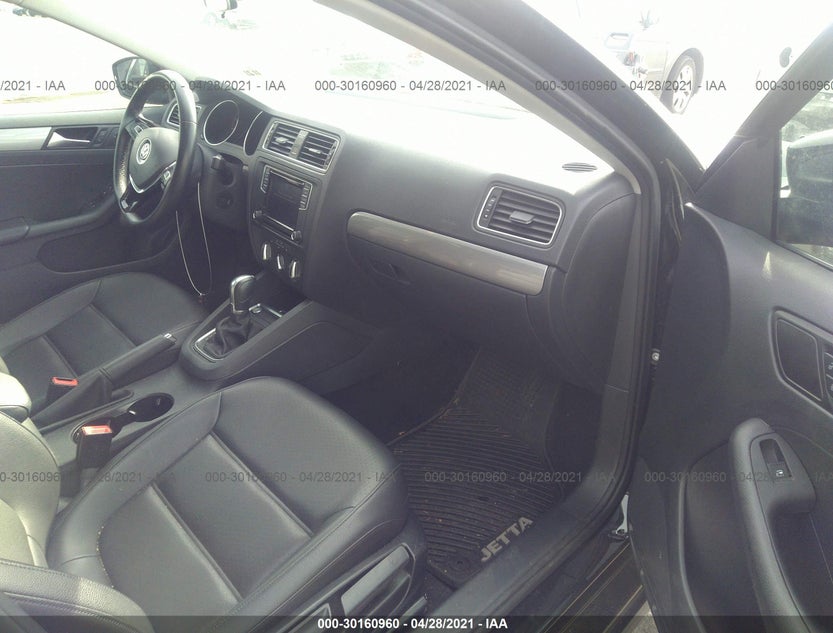 3VWDB7AJ3JM215864
