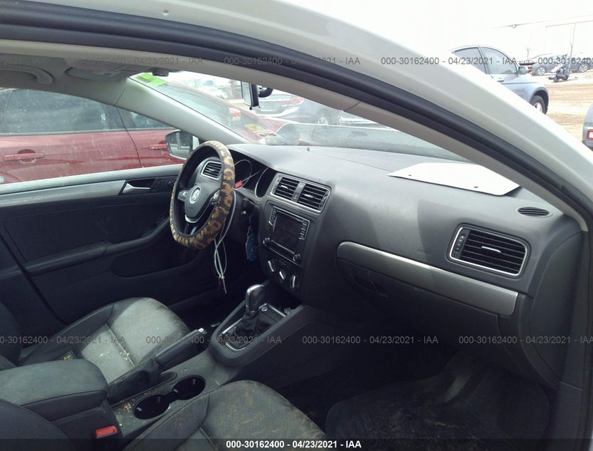 3VWDB7AJ0HM369183