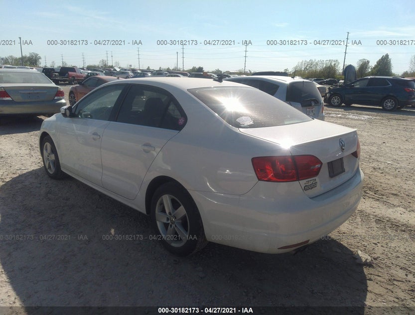 3VWLL7AJ9CM423467