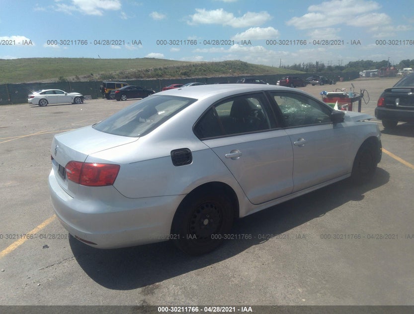 3VW2K7AJ8EM242183