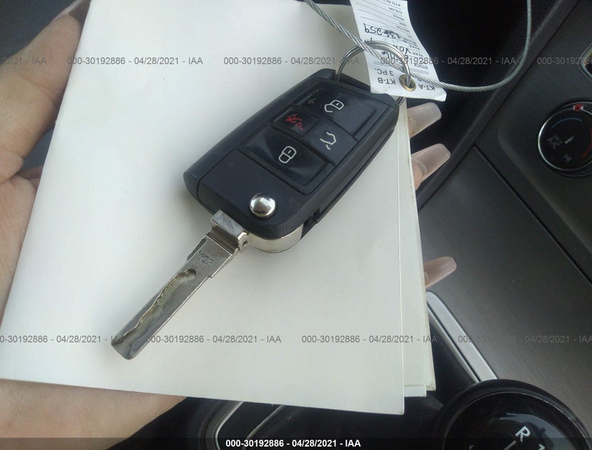 3VWA17AU2GM521284
