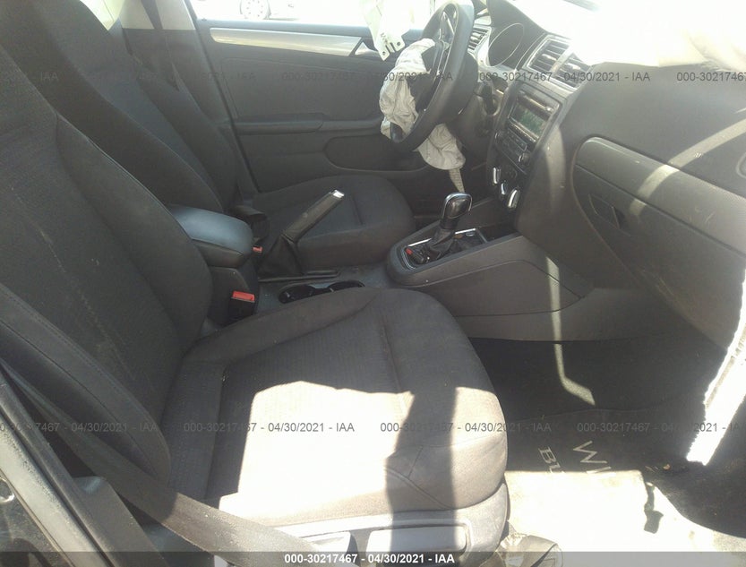 3VWD17AJ0FM221485