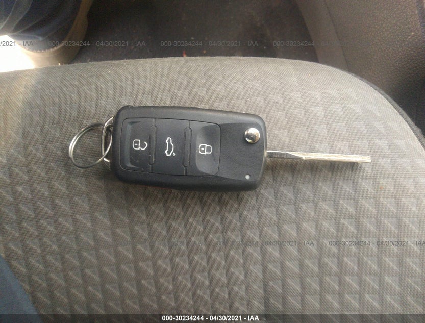 3VW2B7AJXJM234323