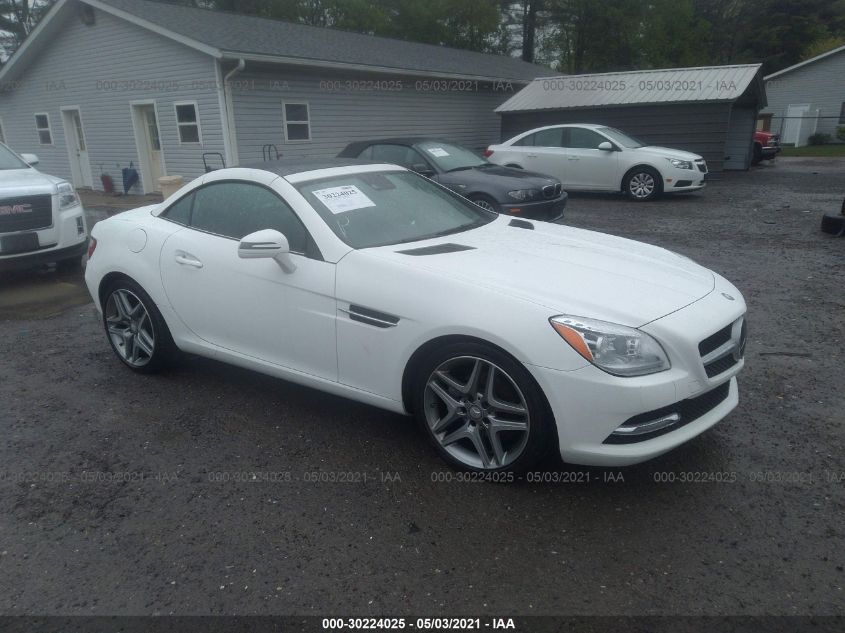 VIN WDDPK4HA2FF103851 2015 Mercedes-Benz SLK-Class,... no.1