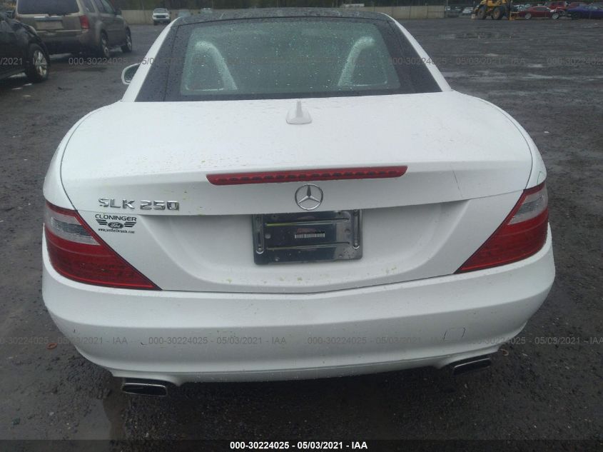 VIN WDDPK4HA2FF103851 2015 Mercedes-Benz SLK-Class,... no.8