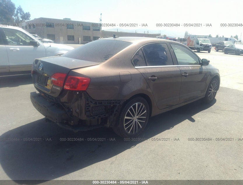 3VWLP7AJ8CM470168