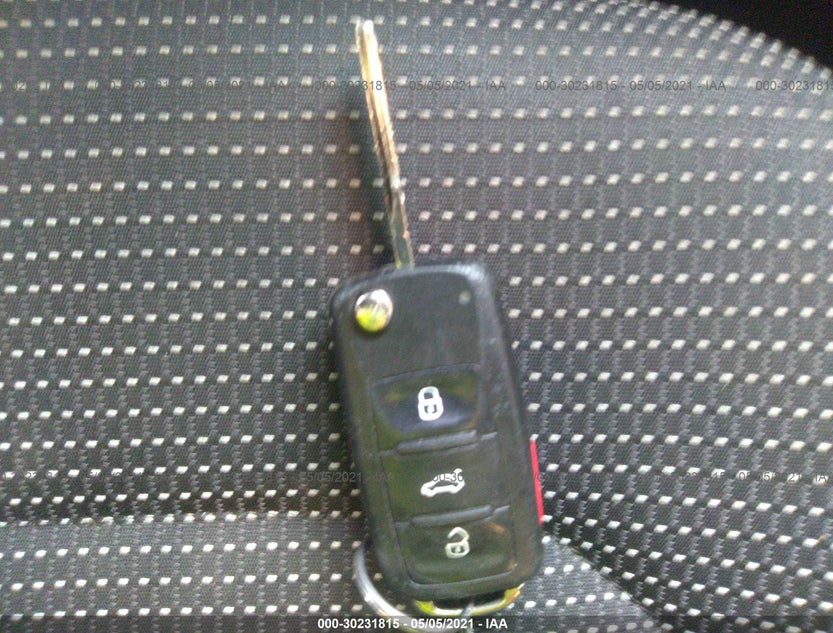 1VWAT7A30GC015049
