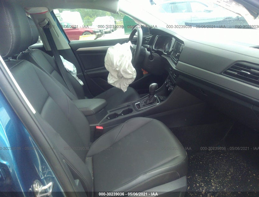 3VWCB7BU1LM028839