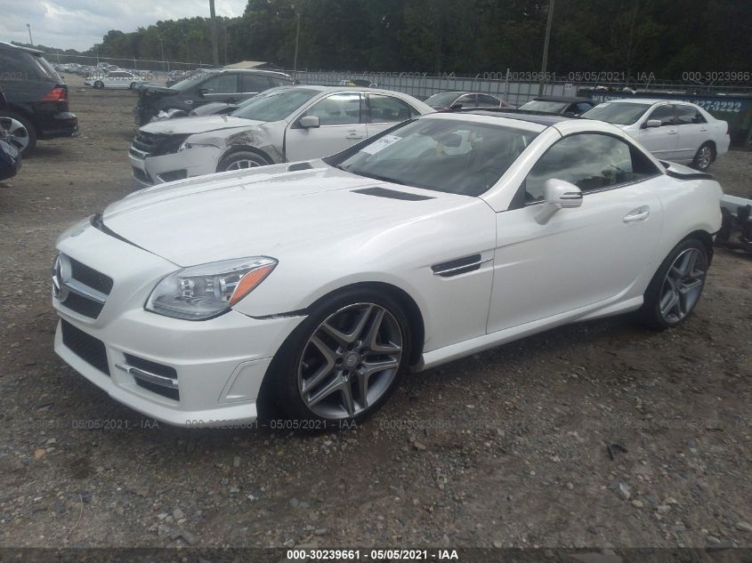 VIN WDDPK5HA2GF115778 2016 Mercedes-Benz SLK-Class,... no.2