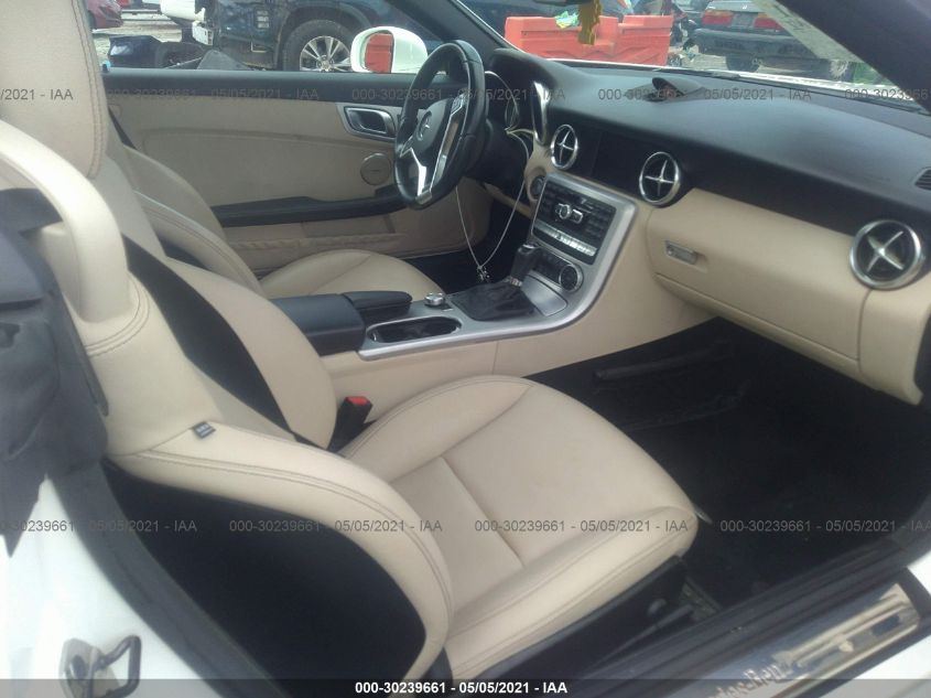 VIN WDDPK5HA2GF115778 2016 Mercedes-Benz SLK-Class,... no.5