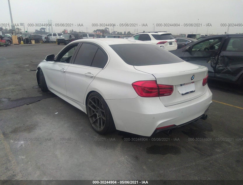 WBA8B3G36HNU35955