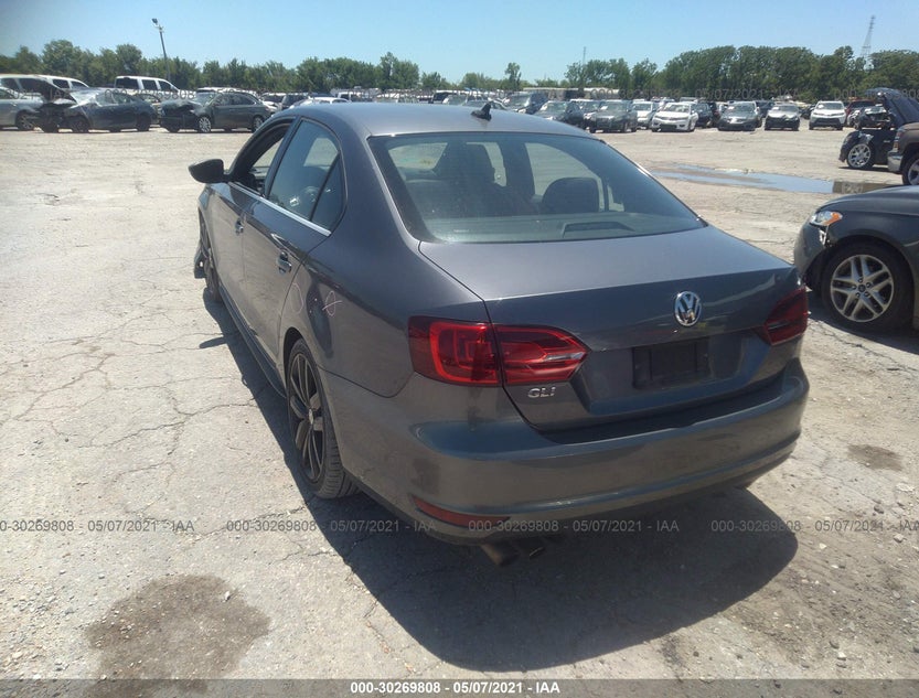3VW567AJ6CM407565