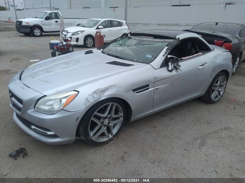 VIN WDDPK4HA2DF069343 2013 Mercedes-Benz SLK-Class,... no.2