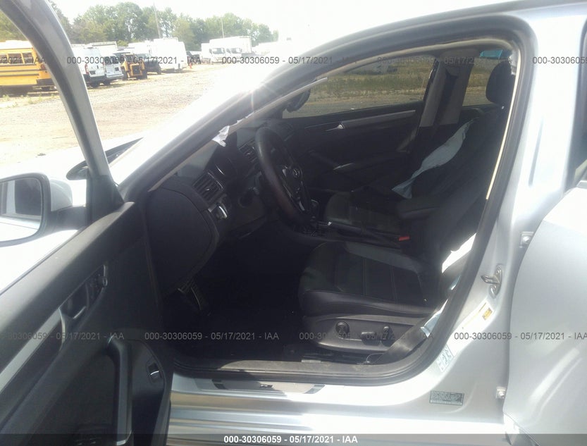 1VWDT7A34HC033858