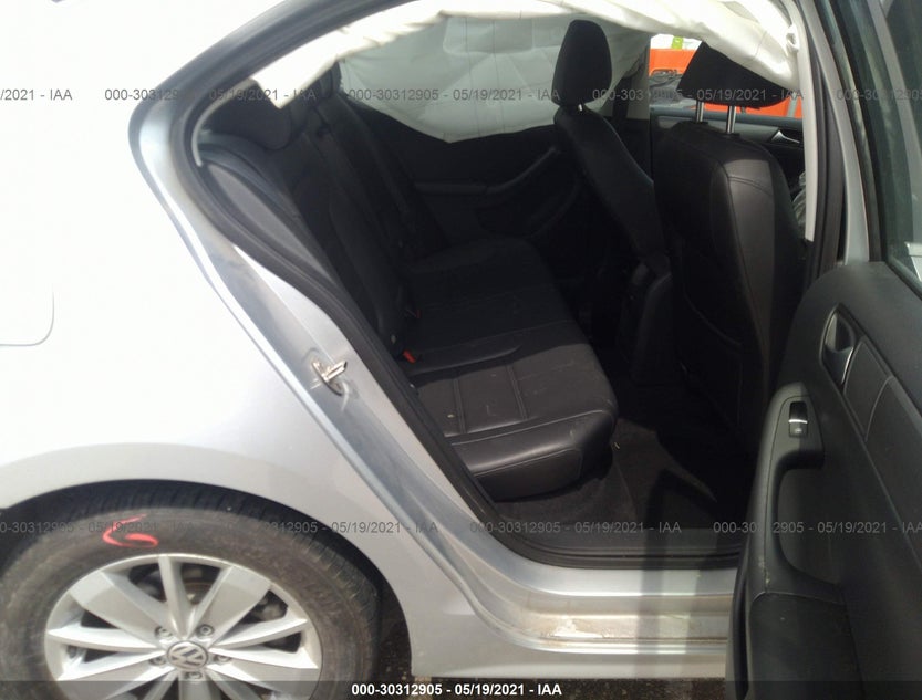 3VWLA7AJ9FM406243