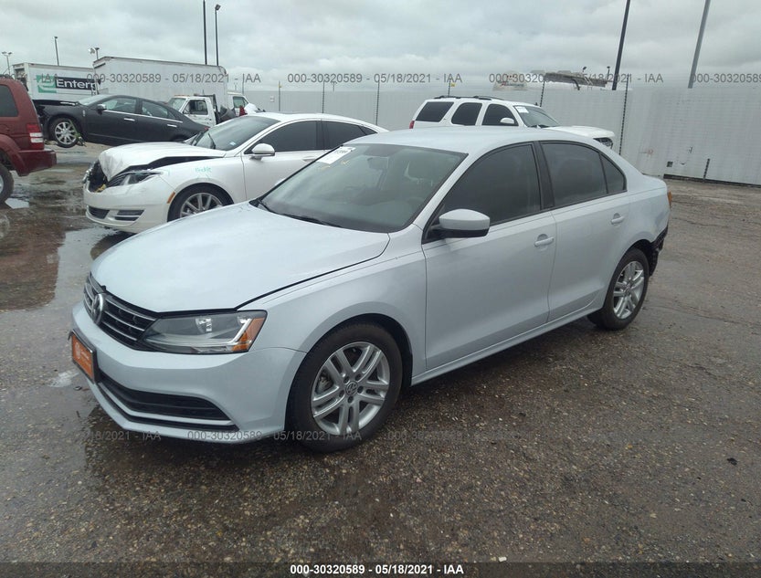 3VW2B7AJ8JM212157
