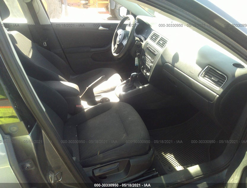 3VW2K7AJ0CM303913