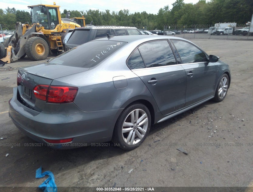 3VW4A7AJXCM100412