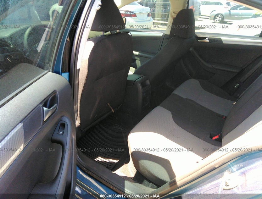 3VW2B7AJ3JM257202