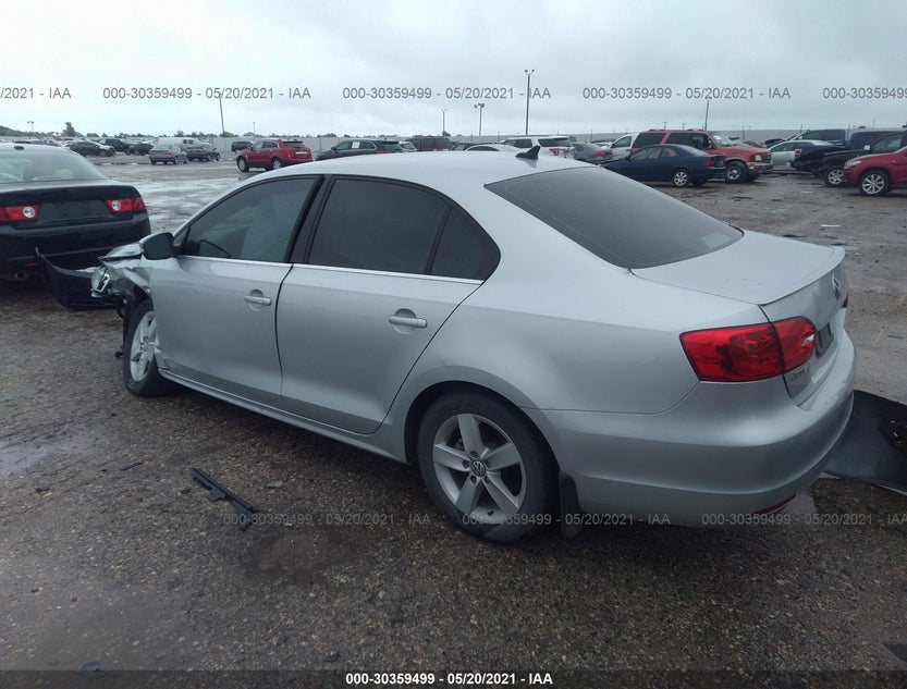 3VWLL7AJXCM405642