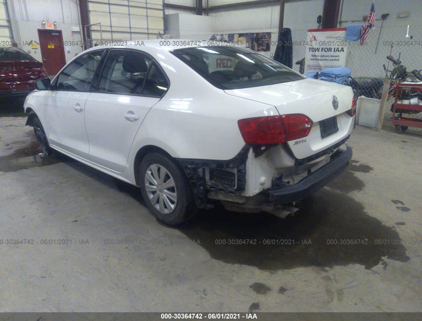 3VW2K7AJ5BM112082