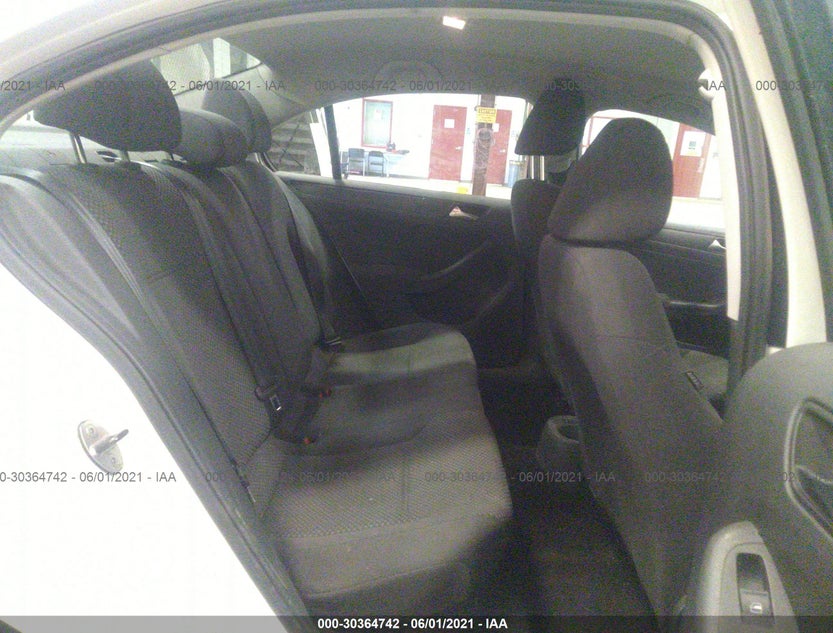 3VW2K7AJ5BM112082