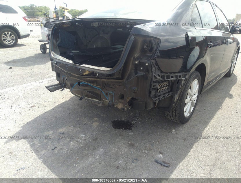 3VWDX7AJ5DM410175