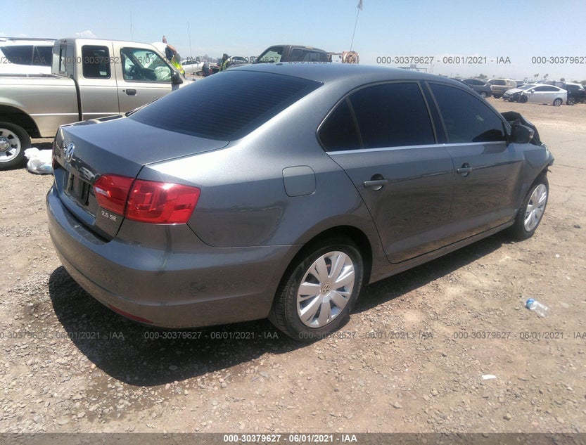 3VWDX7AJ8DM304027