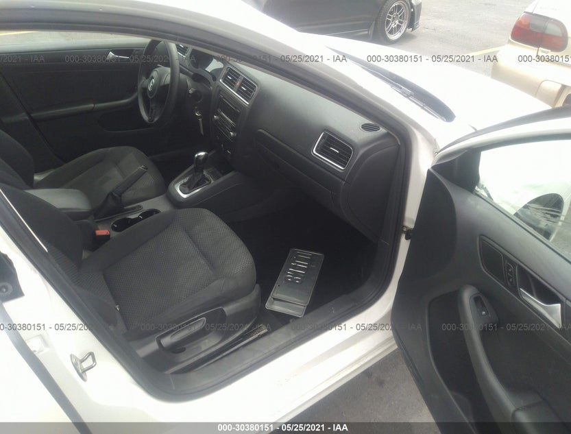 3VW2K7AJ4EM235909