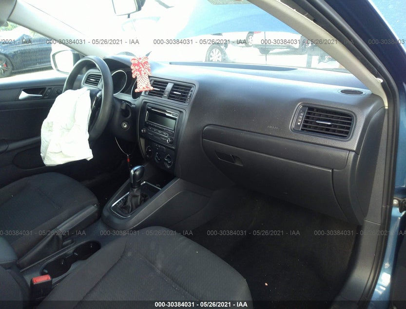 3VW2K7AJ9FM252741