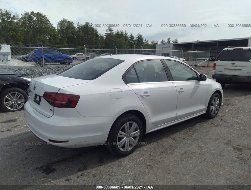 3VW2B7AJ4HM383658