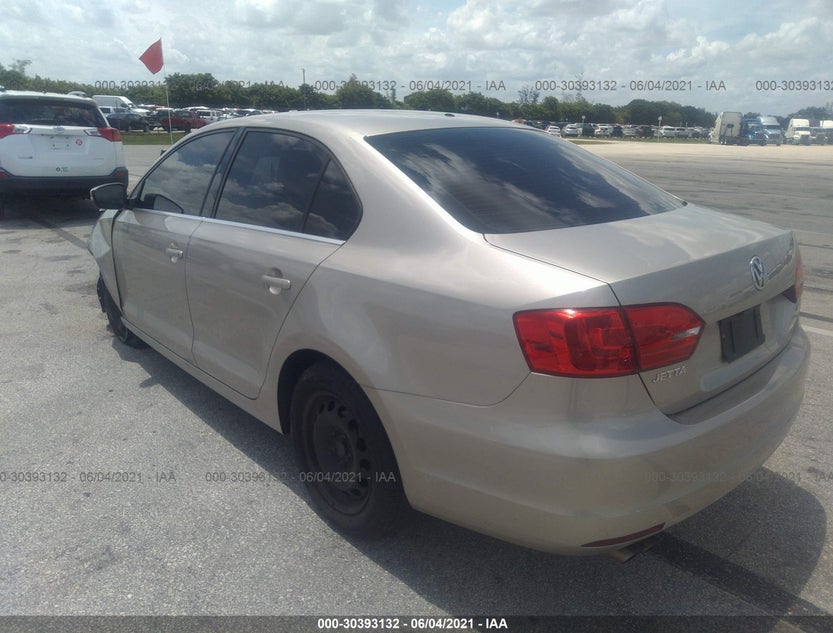 3VWDX7AJ9DM202879
