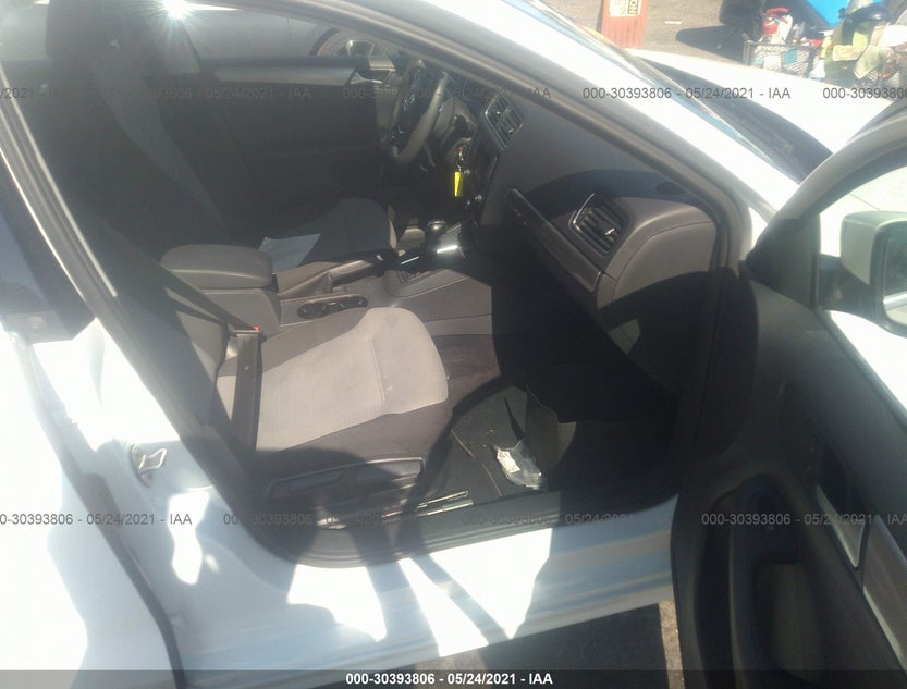 3VW2B7AJ6HM375707