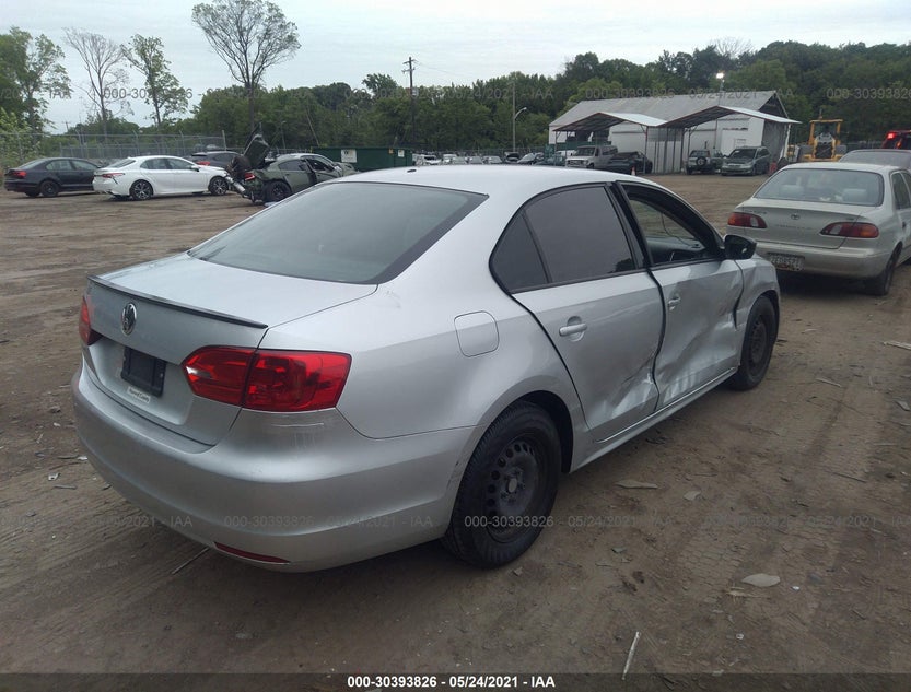 3VW2K7AJ9BM113221